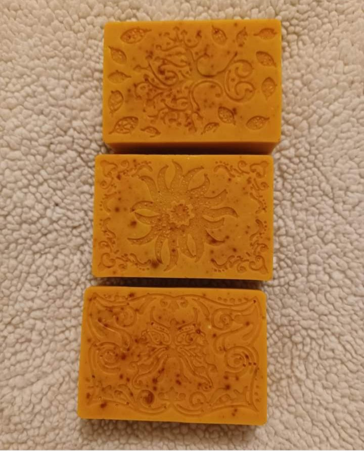 Turmeric soap/acne/darkspot/ hyperpigmentation